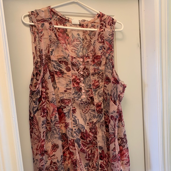 Flowy pink sheer floral sleeveless top - Picture 1 of 4